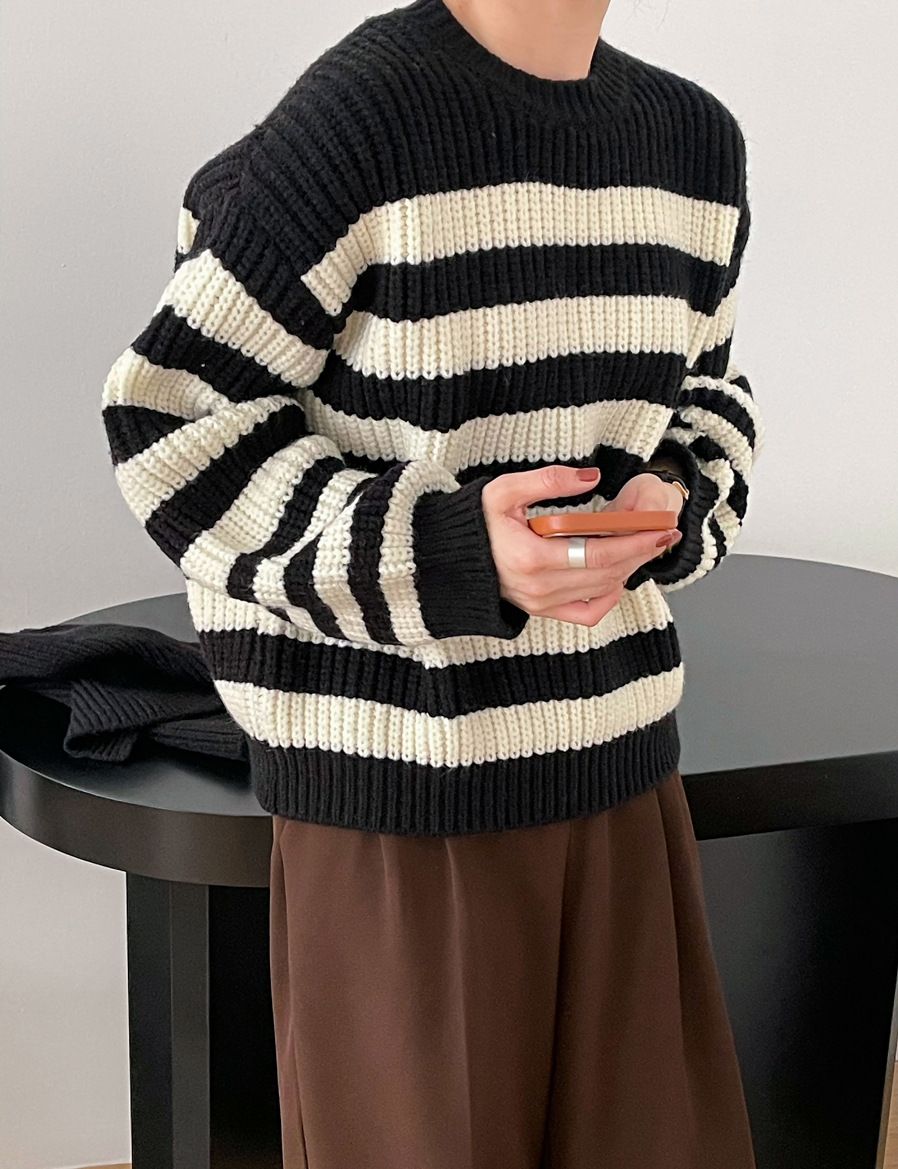 Detachable Scarf Striped Knit Sweater in Black