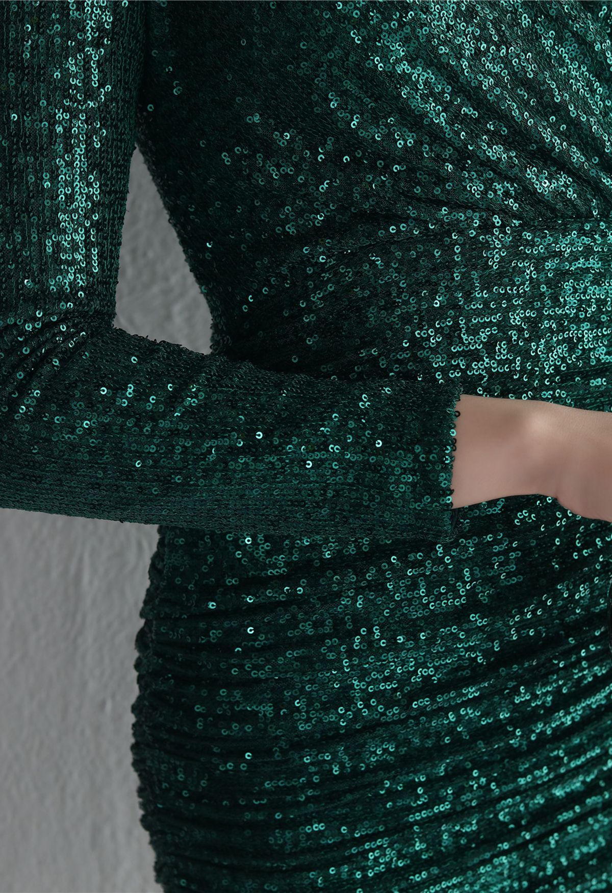 V-Neck Long Sleeves Sequins Cocktail Dress in Emerald