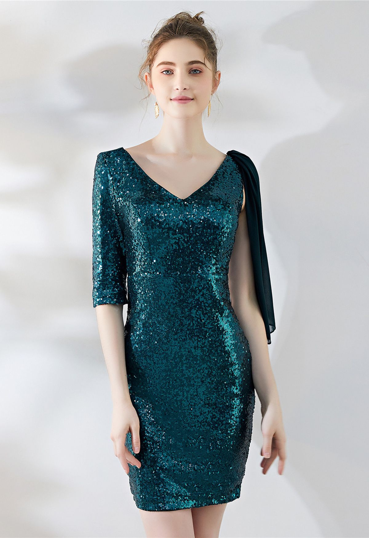 V-Neck Chiffon Spliced Sequined Cocktail Dress in Green