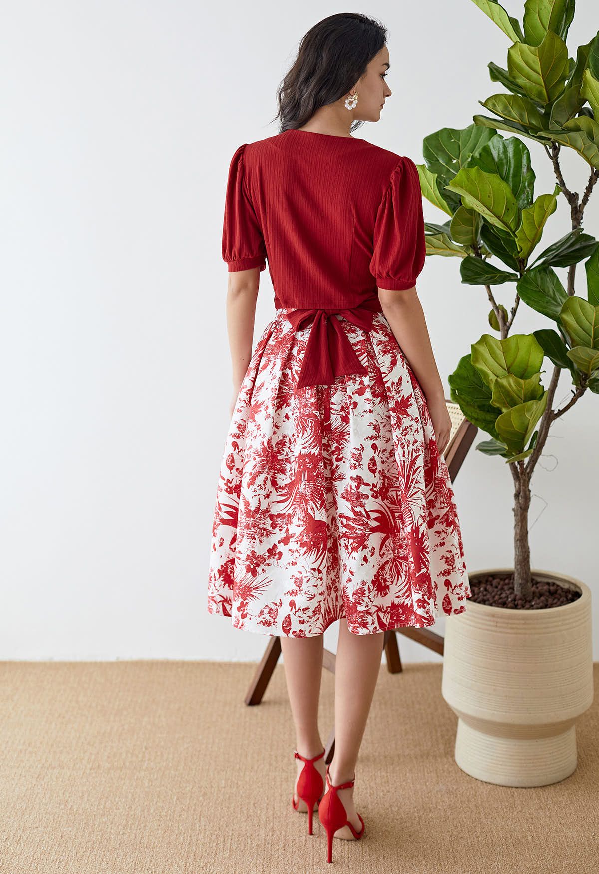 Tropical Groove Jacquard Pleated Midi Skirt in Red