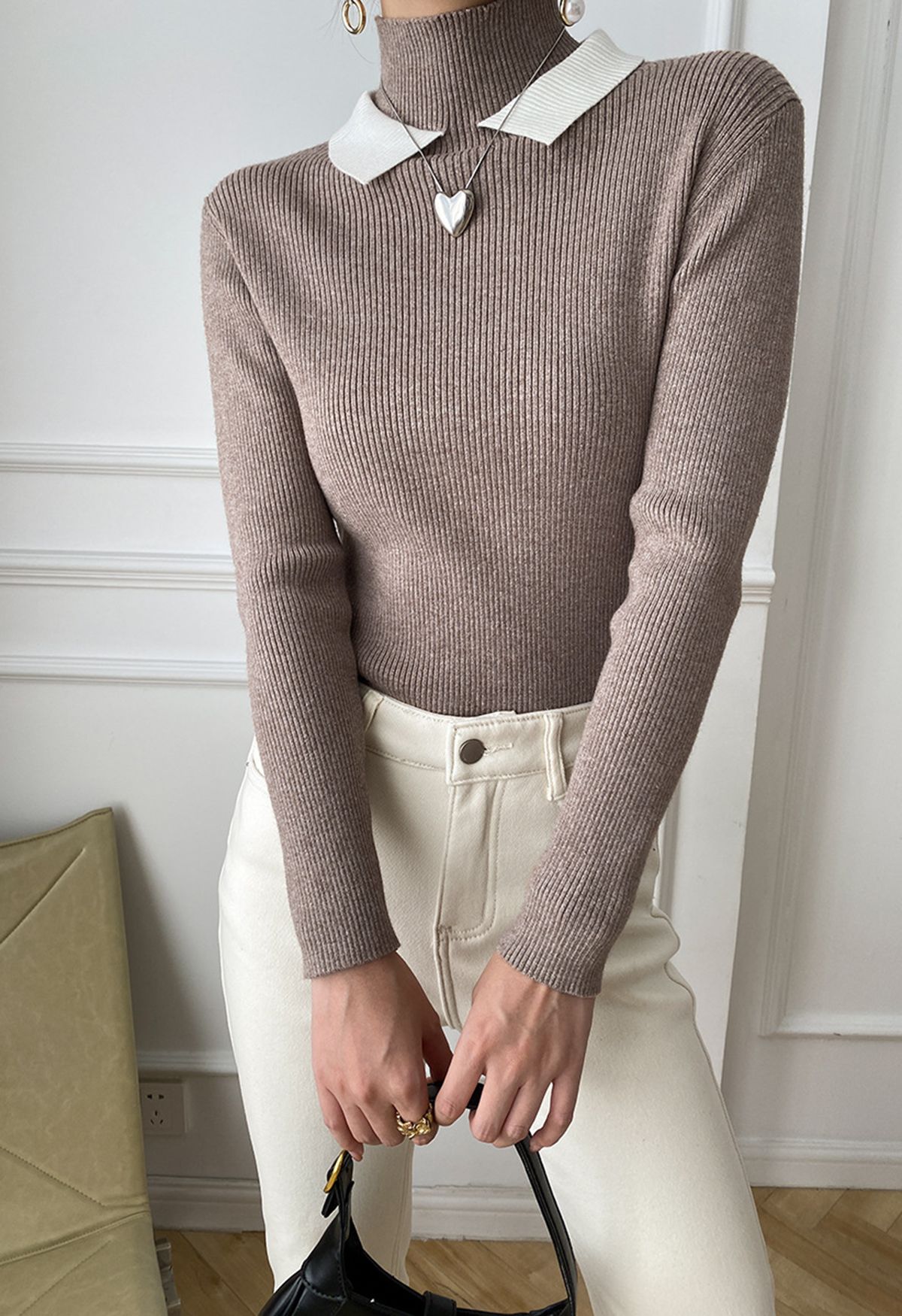 Contrast Doll Collar Mock Neck Knit Top in Taupe