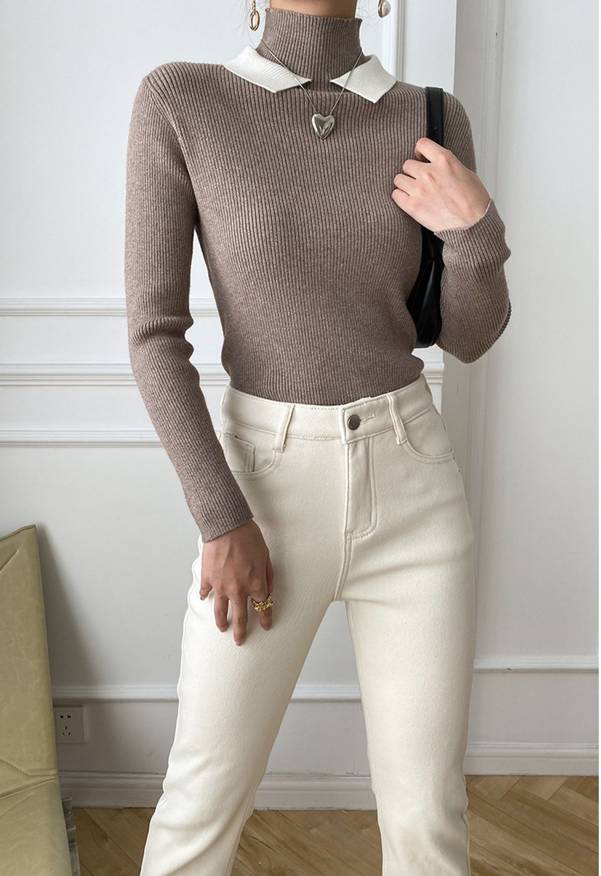 Contrast Doll Collar Mock Neck Knit Top in Taupe