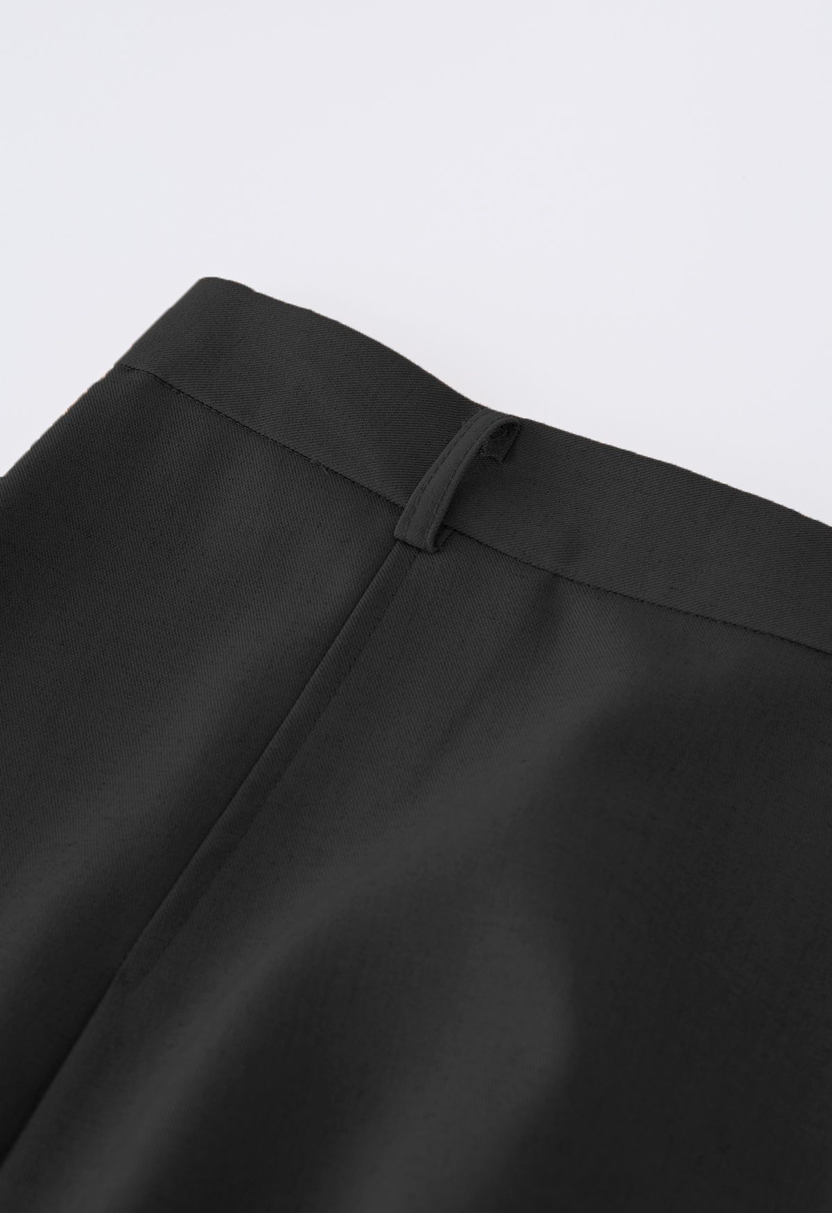 Easeful Pleated Wide-Leg Pants in Black