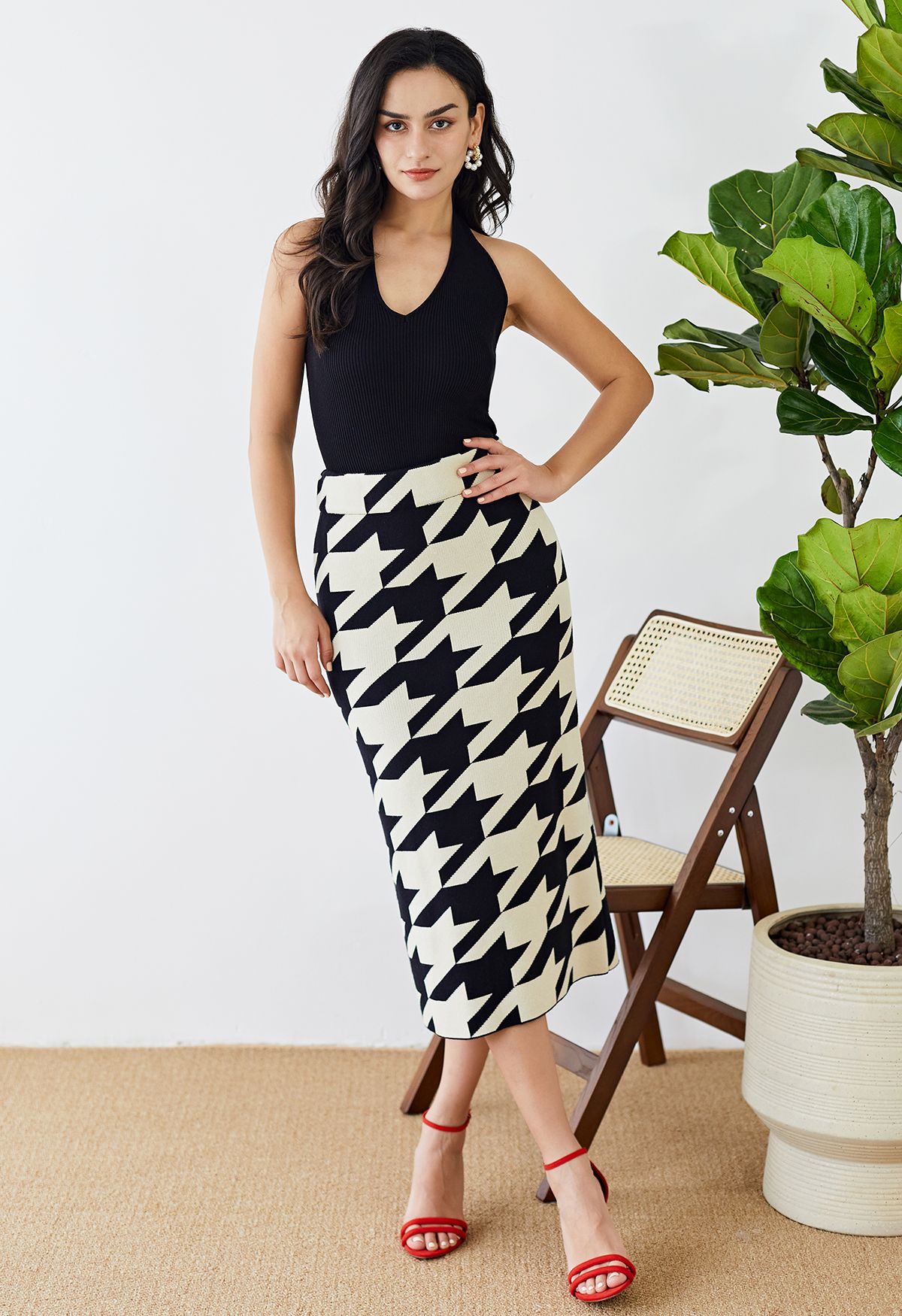 Houndstooth Pattern Back Slit Pencil Skirt in White